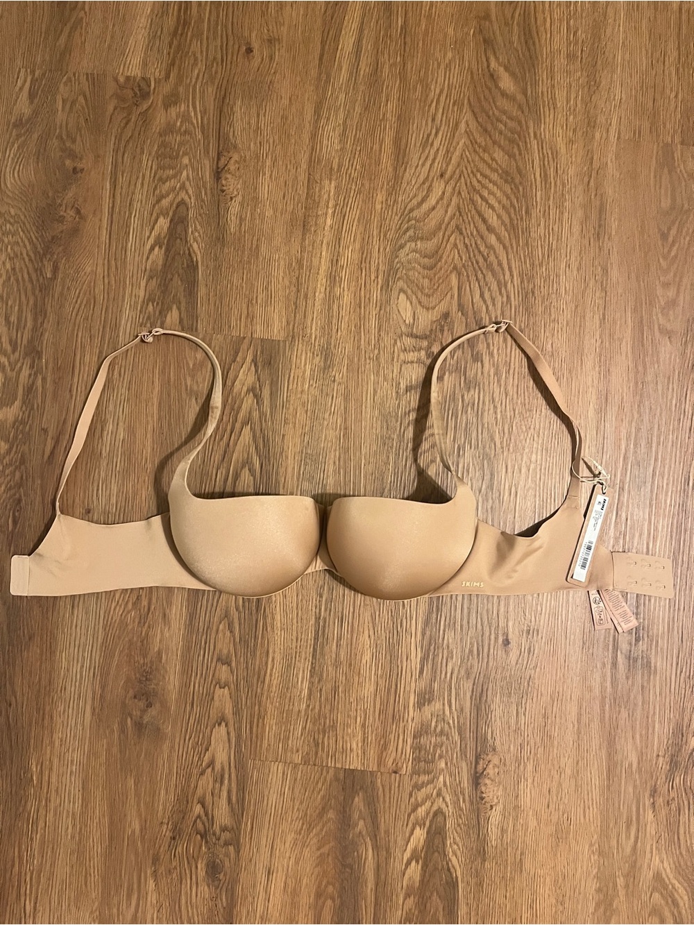 SKIMS Strapless Sculpting Bra in Nude-Tan
